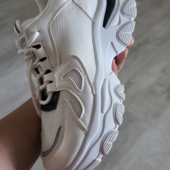 White and Black Women's Athletic Shoes - Picture 5 of 11